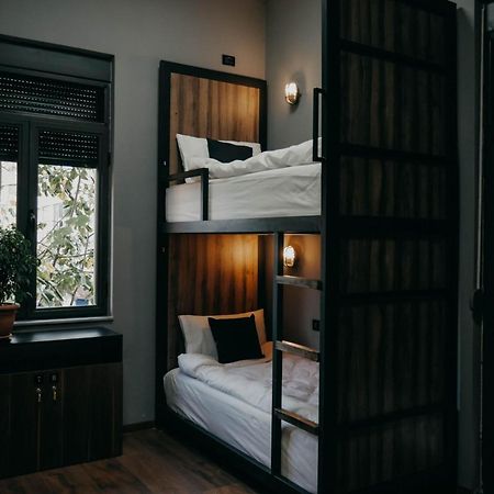 טיראנה The Maze Hostel מראה חיצוני תמונה