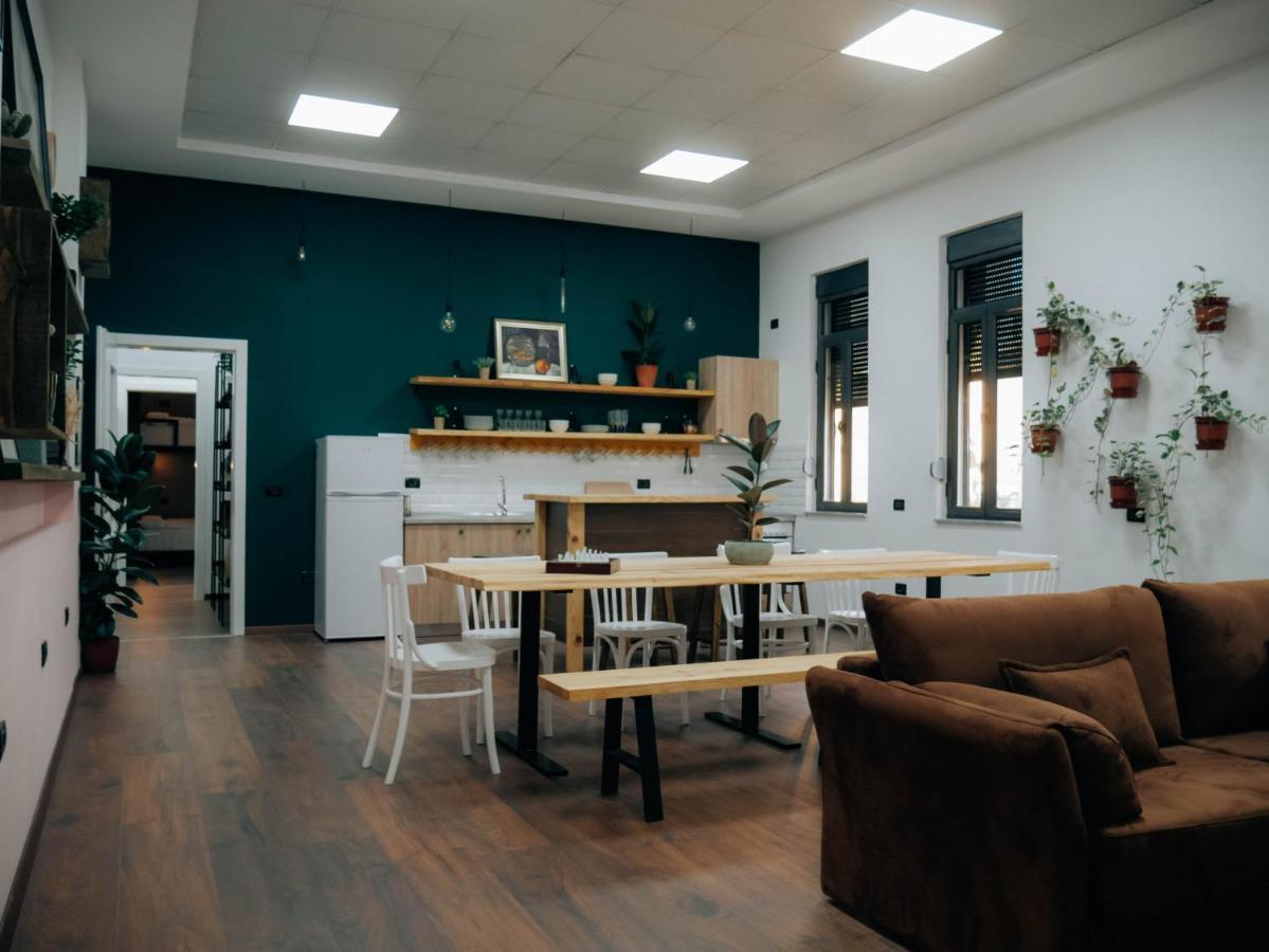 טיראנה The Maze Hostel מראה חיצוני תמונה