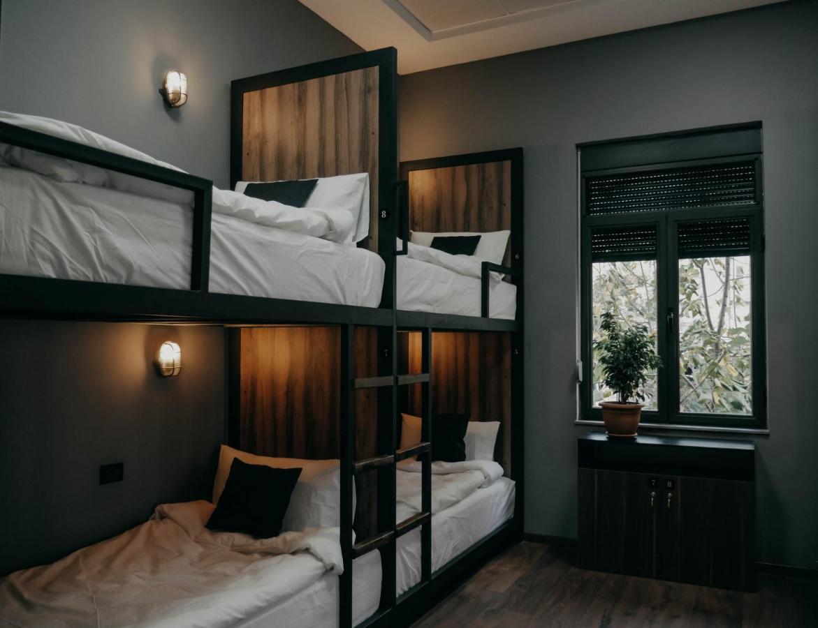 טיראנה The Maze Hostel מראה חיצוני תמונה