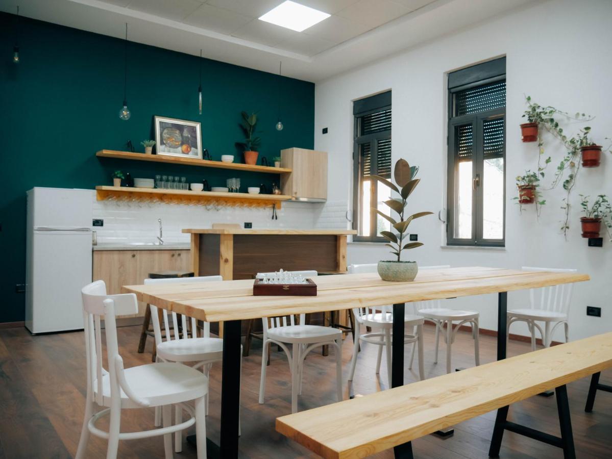 טיראנה The Maze Hostel מראה חיצוני תמונה
