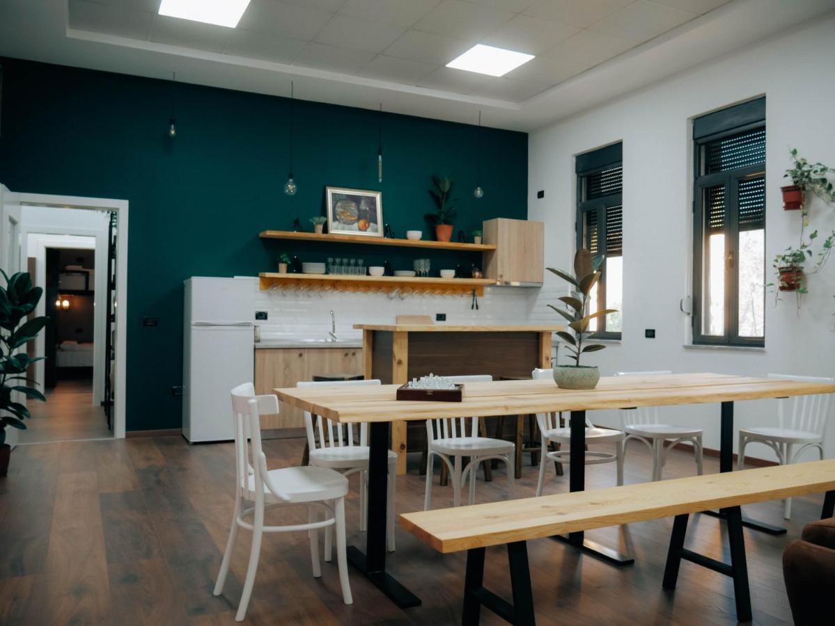 טיראנה The Maze Hostel מראה חיצוני תמונה