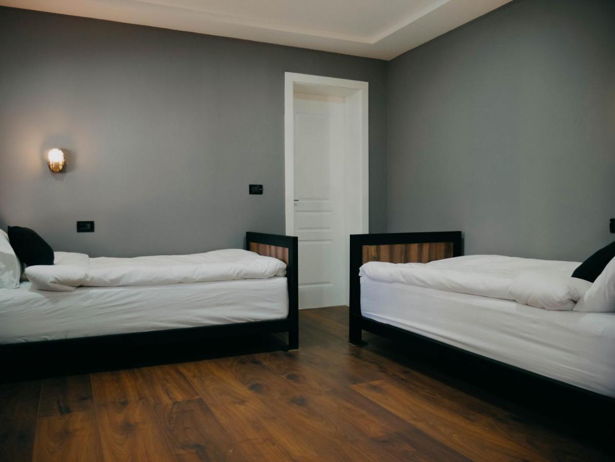 טיראנה The Maze Hostel מראה חיצוני תמונה