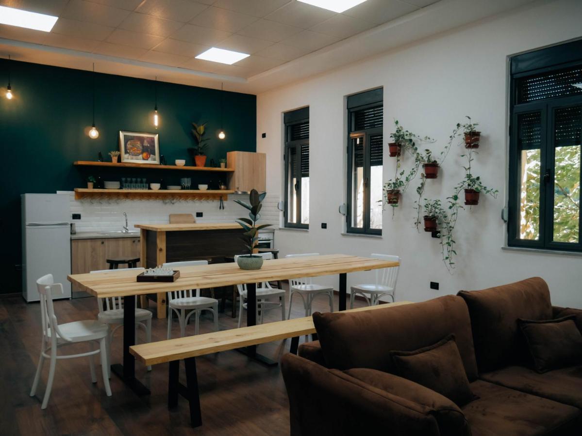 טיראנה The Maze Hostel מראה חיצוני תמונה
