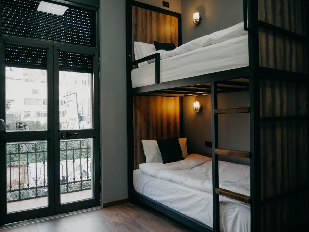 טיראנה The Maze Hostel מראה חיצוני תמונה